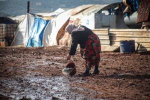 Musim dingin dan hujan berdampak buruk bagi pengungsi Suriah di Idlib: "Kami sangat kedinginan, tidak punya apa-apa" - Turkinesia