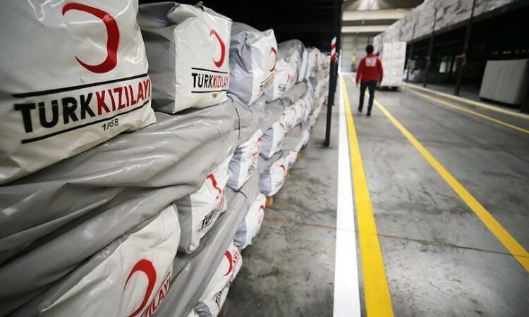 Bulan Sabit Merah Turki distribusikan bantuan makanan kepada warga Sudan - Turkinesia