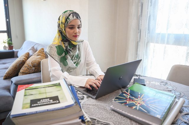 Kisah Yasmin Nayal, mahasiswi Suriah yang peroleh nilai tertinggi di Turki - Turkinesia