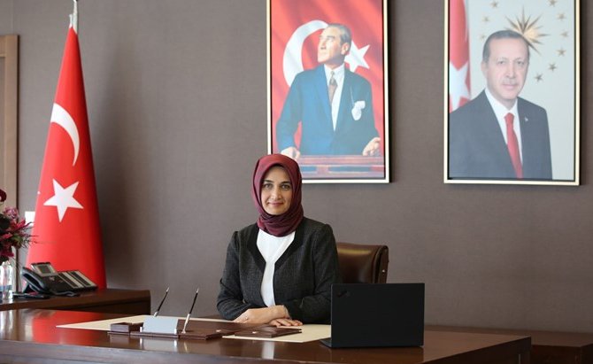 Pertama kali, Turki lantik gubernur berjilbab - Turkinesia
