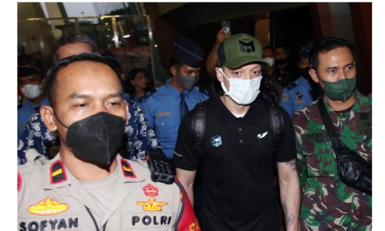 Mesut Ozil tiba di Indonesia, apa saja agendanya? - Turkinesia